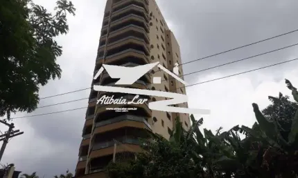 Apartamento de alto padrão no Centro de Atibaia. Apartamento com ótima distribuição dos ambientes, seus 300 m2 proporcionam ambientes amplos