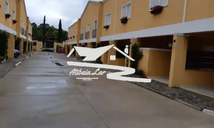 Oportunidade!!! Sobrado em Condomínio Fechado em Atibaia SP com duas suítes sala, lavabo. Condomínio com piscina. Próximo ao Palavra da Vida