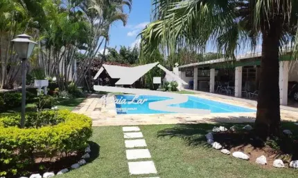 Casa térrea no condomínio flamboyant em atibaia com piscina churrasqueira.