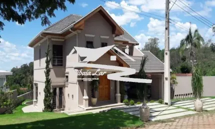 Casa alto padrão no condomínio palavra da vida em atibaia  3 suítes com closet, sendo que uma possui também banheira, varanda e escritório interno.