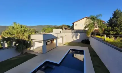 Casa nova na vila giglio em atibaia sp.  são 3 suítes, sala ampla, cozinha, lavanderia,  lavabo, despensa,  área gourmet,  wc externo,  piscina, espaço gramado,