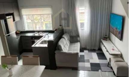 Sobrado à venda com 111 metros 2 dormitórios. Vila Curuça. Santo André.