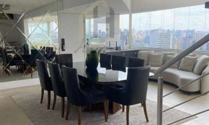 Cobertura Duplex à venda com 227,81 metros 3 suítes. Condomínio Paris. Bairro Centro. Santo André.