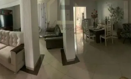 Sobrado à venda com 300 metros 3 dormitórios sendo 1 suíte. Bairro Centreville. Santo André.