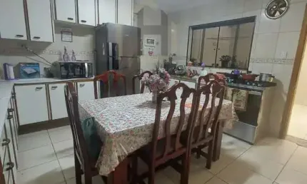 Residência  sobrado com 2 quartos e 2 vagas na osvaldo cruz, são caetano - sp: 122m² de conforto!