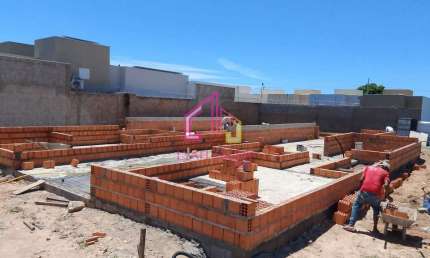 Casa à venda, Jardim Universitário, Cuiabá-MT, 117 M² ÚTEIS, 3/4 SENDO 1 SUÍTE, 2 VAGAS, NOVO, ÁREA