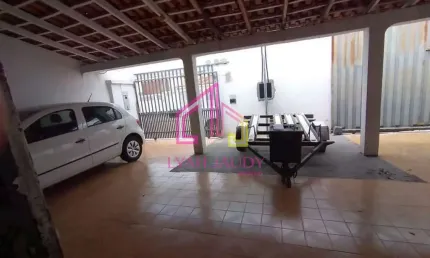 Casa á  Venda no JARDIM EUROPA, Cuiabá - MT,187m², 3 vagas, 1 suíte + 4 quartos, portão eletrônico,