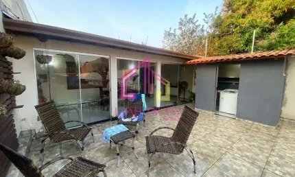 Casa à venda, Dom Aquino, Cuiabá-MT, ACEITA PROPOSTA!!,  78 m2 ÚTEIS + 7 vagas, 342 m² TOTAL ,  à 5