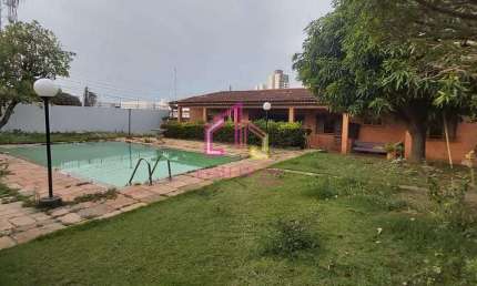 Casa de Alto Padrão à Venda no Jardim Shangri-lá em Cuiabá/MT | 5 Quartos, Piscina, Pomar, Energia