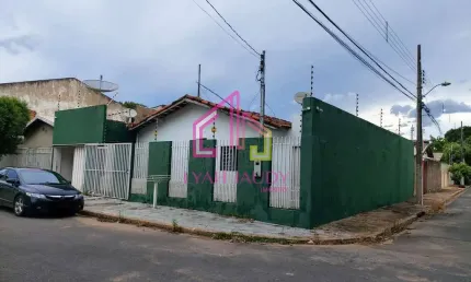Casa  à venda, Coophema, Cuiabá - MT- 2 suítes + 1/4, 180m2 de áreas úteis, 2 vagas,100 m da Avenid
