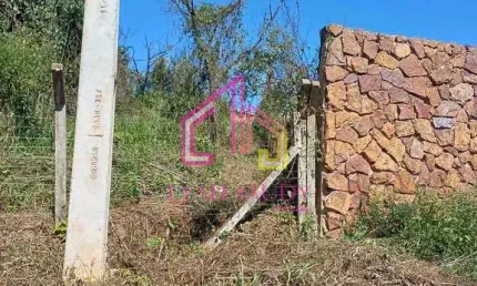 Terreno à venda no Vale da Benção, Chapada dos Guimarães- MT, mede 30 x 66,7  m, plano, ao lado do