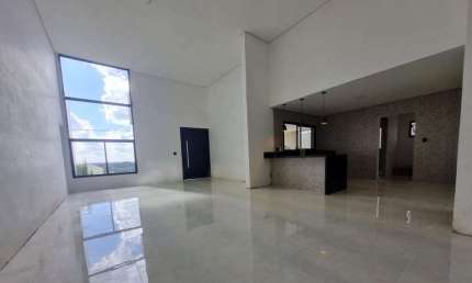 Casa térrea à venda no Condomínio Residencial Village Araçoiaba, em Araçoiaba-SP