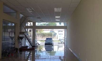 Prédio comercial à venda na Avenida General Carneiro, em Sorocaba-SP