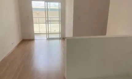 Apartamento térreo à venda no Condomínio Mirante da Colina, em Sorocaba-SP.