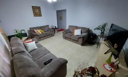 Casa Assobradada à venda na Vila Barão, em Sorocaba-SP.