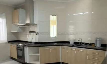 Casa térrea à venda no Jardim Leocádia, em Sorocaba-SP.