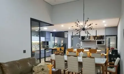 Casa térrea à venda no Condomínio Horto Florestal II, em Sorocaba-SP.