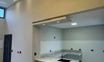 Casa térrea à venda no Jardim Residencial Helena Maria, em Sorocaba-SP.