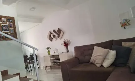 Sobrado à venda no Residencial Américo Figueiredo, em Sorocaba-SP.