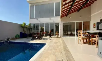 Sobrado à venda no Condomínio Residencial Le France, em Sorocaba-SP.