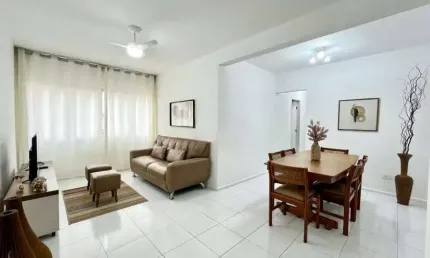 Apartamento à venda na Praia da Enseada, Guarujá/SP.