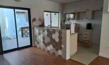 Sobrado à venda no Jardim Residencial Villa Amato, em Sorocaba-SP.