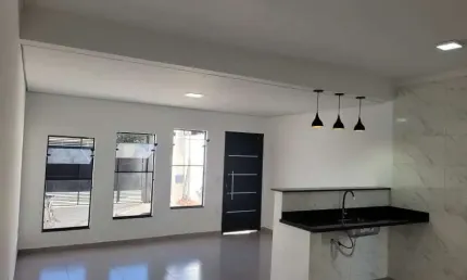 Casa térrea à venda no Parque São Bento, em Sorocaba-SP.