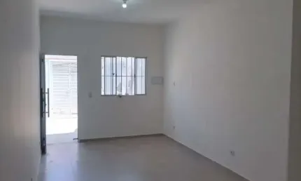 Casa geminada à venda no Parque São Bento, em Sorocaba-SP.