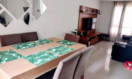 Sobrado à venda no Condomínio Villa Flora, em Votorantim-SP.