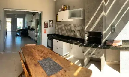 Casa à venda no Condomínio Terras de São Francisco, Sorocaba/SP.