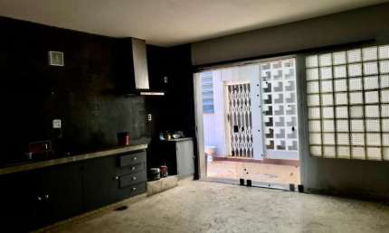 Sobrado para alugar na Vila Hortência, em Sorocaba-SP.