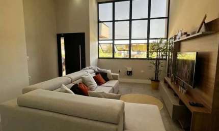 Casa térrea à venda no Condomínio Campos do Conde II, em Sorocaba-SP.