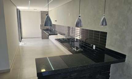 Casa térrea à venda no Residencial Terras de São Francisco, em Sorocaba-SP.