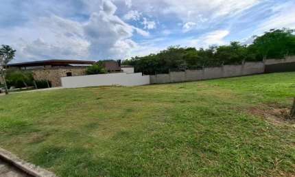 Terreno à venda no Condomínio Alphaville Nova Esplanada 2, em Votorantim-SP.