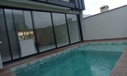 Sobrado à venda no Horto Florestal Villagio, em Sorocaba -SP
