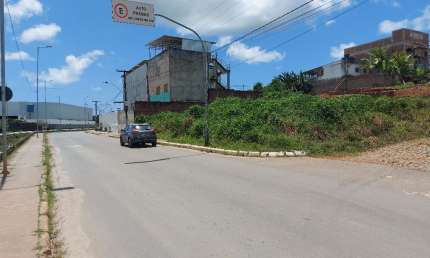 EXCELENTE TERRENO COM 900M2.EM UMA AVENIDA PERTINHO DA PE 60