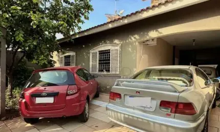 Casa com 3 quartos à venda na Rua José Ernâni Neves, 666, Jardim Guararapes, Londrina