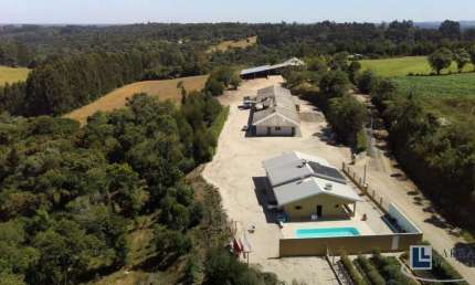 Frigorifico para venda na região de Palmeira-PR, área total 5 hectares, estrutura completa do frigorifico mais casa sede alto padrão