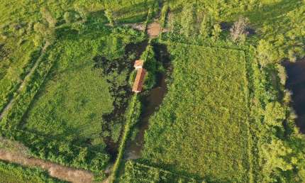 Linda fazenda para venda em Corumba-MS, com 1.620 hectares em pastagem, rio na propriedade, muitas benfeitorias