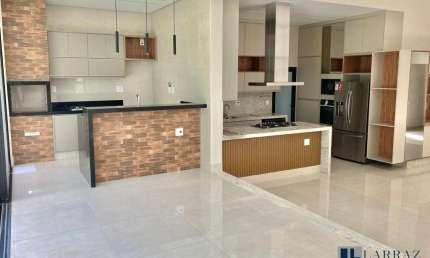 Linda casa nova para venda no charmoso Alphaville 3 em Bonfim Paulista, completa, 3 suítes, varanda gourmet e piscina em 526 m² de área total