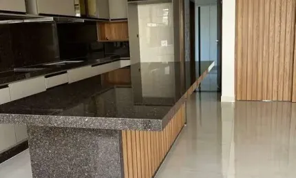 Linda casa nova para venda no charmoso Vila do Golfe, Cond. Quinta dos Ventos, 3 suites com 1 master, gourmet e piscina em 216 m2 construidos