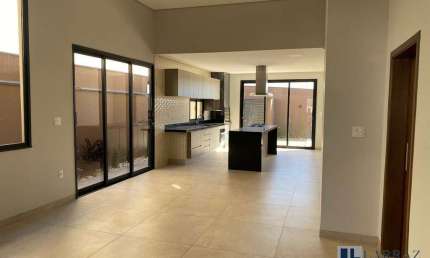 Linda casa nova para venda no charmoso Vila do Golfe, Cond. Quinta dos Ventos, 3 suites, gourmet e piscina em 334 m2 de área total. Lazer completo