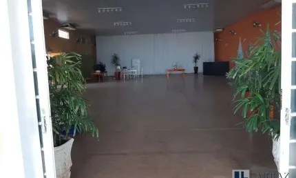 Ótimo salão comercial para locação no Jardim Piratininga em avenida de fluxo proximo da Pio XII, área total 3.451 m2, area construida 605 m2