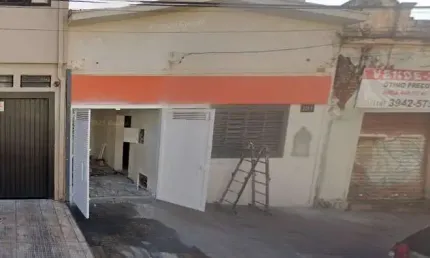 Casa comercial para venda no Centro de Ribeirão Preto, 4 salas, 3 banheiros, cozinha e área de serviço em 121 m2 construidos