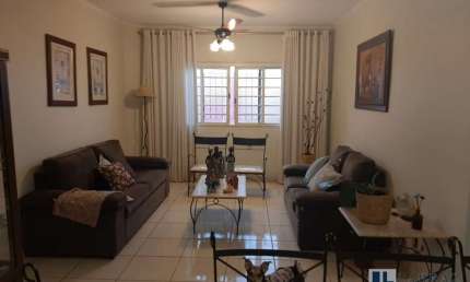 Apartamento para venda no Jardim Iraja, ótima localização, 3 dormitorios com suíte, completo armários em 94 m2 privativos