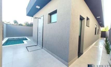 Linda casa nova para venda no Recreio das Acacias, Cond. Villa Romana 1, 3 suites, completa, gourmet e piscina em 250 m2 total, lazer completo, portar