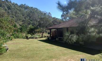 Lindo sitio para venda em Natividade da Serra-SP com 13 alqueires, linda casa sede, eucaliptos, pinheiros, pastagem e lago com peixes