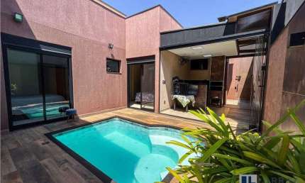 Linda casa alto padrão para venda no Cond Valencia em Bonfim Paulista, 3 dormitorios com 1 suite, escritorio, gourmet e piscina em 250 m2 total