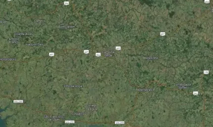 Fazenda dupla aptidao para venda em Campina Verde-MG com 179 hectares, formada, boa de agua e benfeitorias