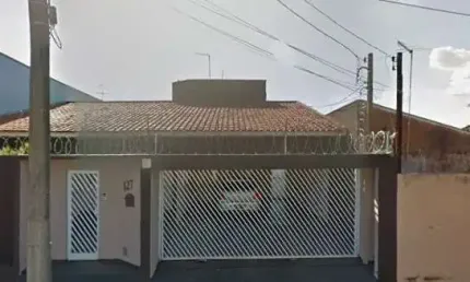 Casa para venda em Araraquara-SP na Vila Velosa, 3 dormitorios sendo 1 suite, 2 vagas, area construida 260 m2 em um terreno de 780 m2